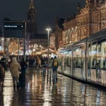 Gare de Strasbourg marchés de noel : tram près du parvis